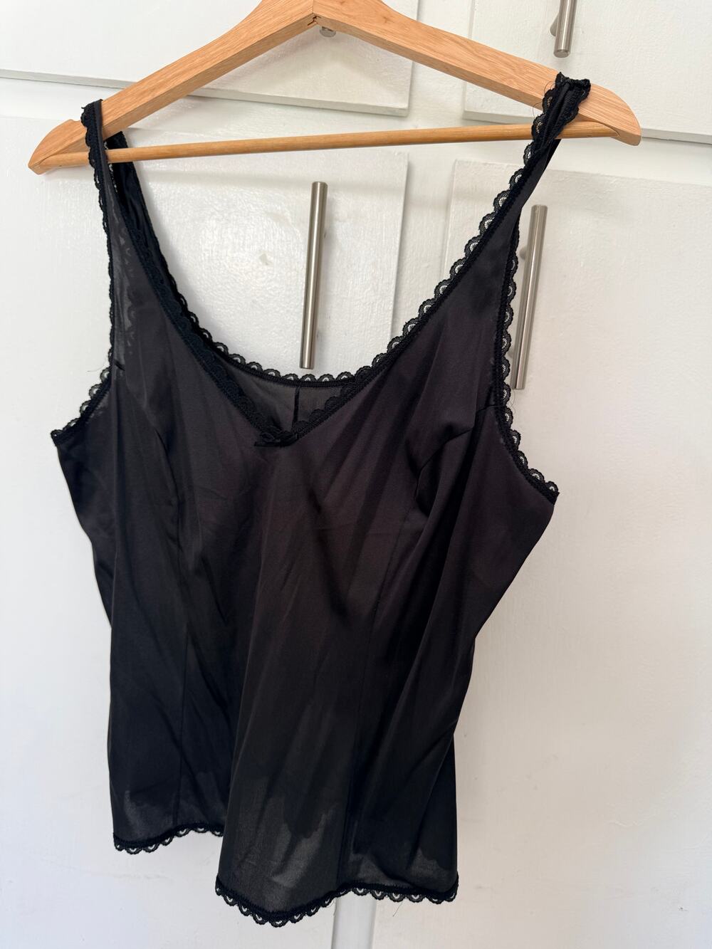 VINTAGE WARNERS BLACK SZ 38 MESH CAMISOLE LACE TANK TOP LINGERIE SLIP 70S 80S